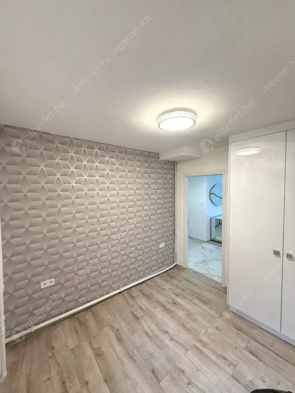 Kiadó albérlet 250000 Ft/hó áron: Budapest, II. kerület  Szilágyi Erzsébet fasor. Mérete: 36 nm, 1 szobás | Alberlet.hu - 6622371