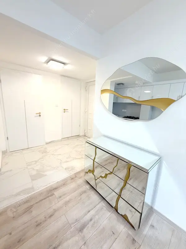 Kiadó albérlet 250000 Ft/hó áron: Budapest, II. kerület  Szilágyi Erzsébet fasor. Mérete: 36 nm, 1 szobás | Alberlet.hu - 6622372