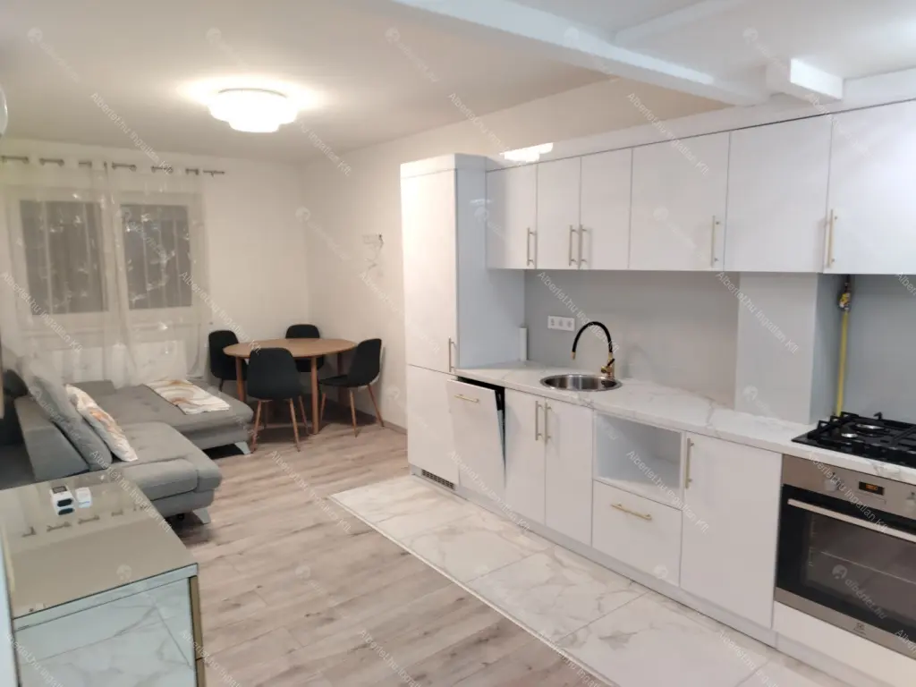 Kiadó albérlet 225000 Ft/hó áron: Budapest, II. kerület  Szilágyi Erzsébet fasor. Mérete: 36 nm, 1 szobás | Alberlet.hu - 6648723