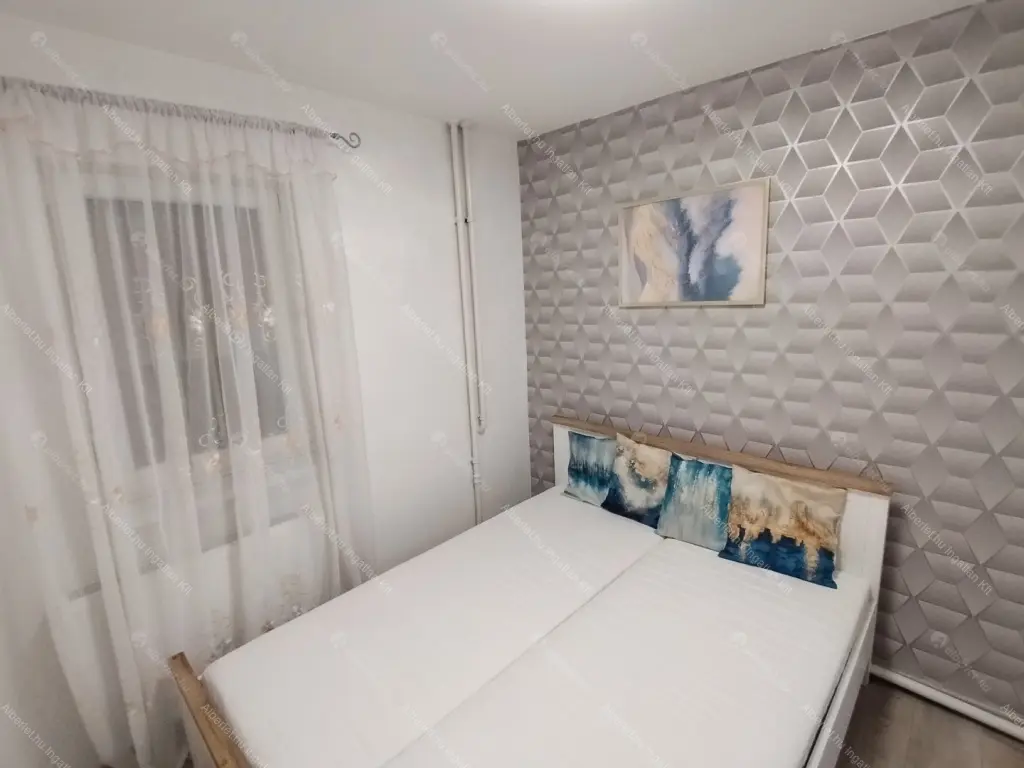 Kiadó albérlet 225000 Ft/hó áron: Budapest, II. kerület  Szilágyi Erzsébet fasor. Mérete: 36 nm, 1 szobás | Alberlet.hu - 6648732