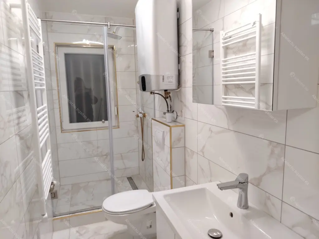 Kiadó albérlet 225000 Ft/hó áron: Budapest, II. kerület  Szilágyi Erzsébet fasor. Mérete: 36 nm, 1 szobás | Alberlet.hu - 6648735