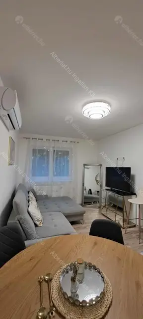 Kiadó albérlet 225000 Ft/hó áron: Budapest, II. kerület  Szilágyi Erzsébet fasor. Mérete: 36 nm, 1 szobás | Alberlet.hu - 6648738