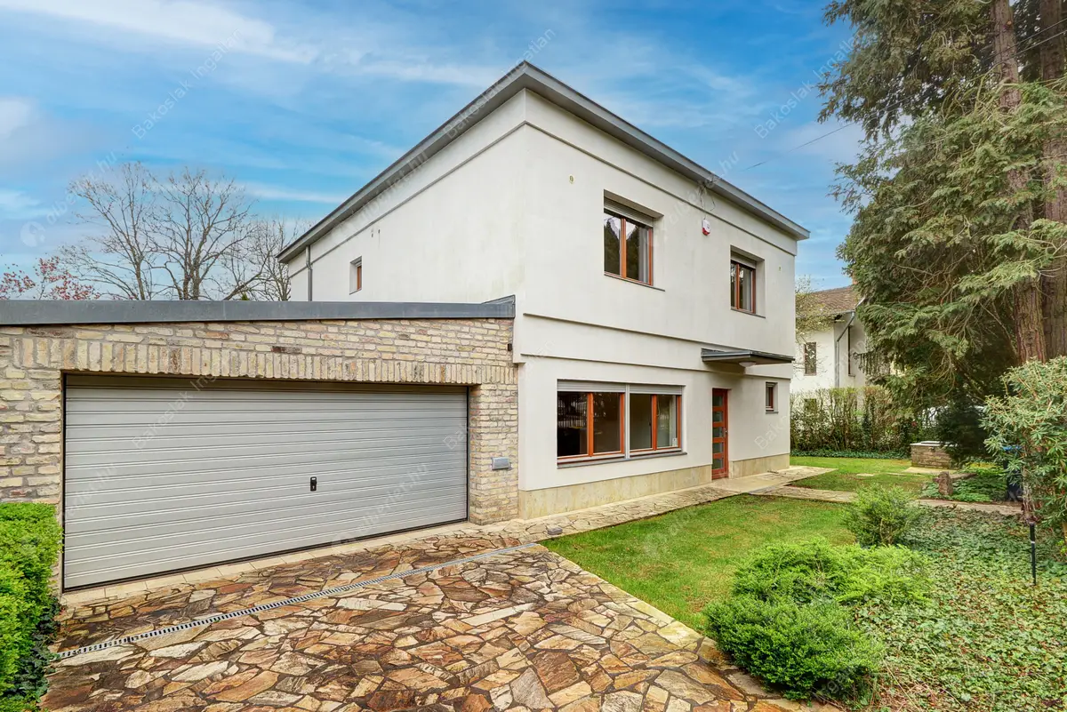 Kiadó albérlet 1154000 Ft/hó áron: Budapest, II. kerület  Szívvirág utca. Mérete: 236 nm, 5 szobás | Alberlet.hu - 5957642