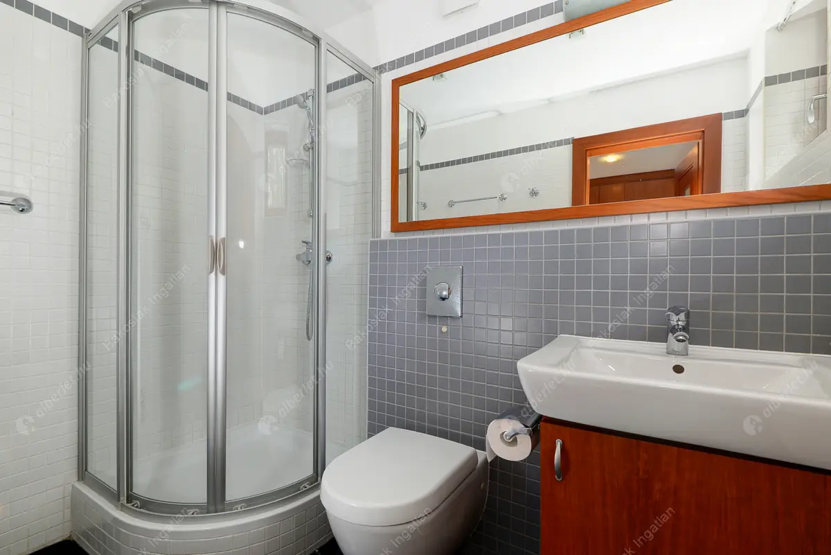 Kiadó albérlet 1154000 Ft/hó áron: Budapest, II. kerület  Szívvirág utca. Mérete: 236 nm, 5 szobás | Alberlet.hu - 5957651