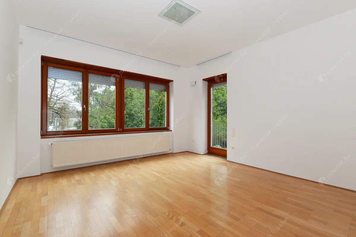 Kiadó albérlet 1154000 Ft/hó áron: Budapest, II. kerület  Szívvirág utca. Mérete: 236 nm, 5 szobás | Alberlet.hu - 5957653