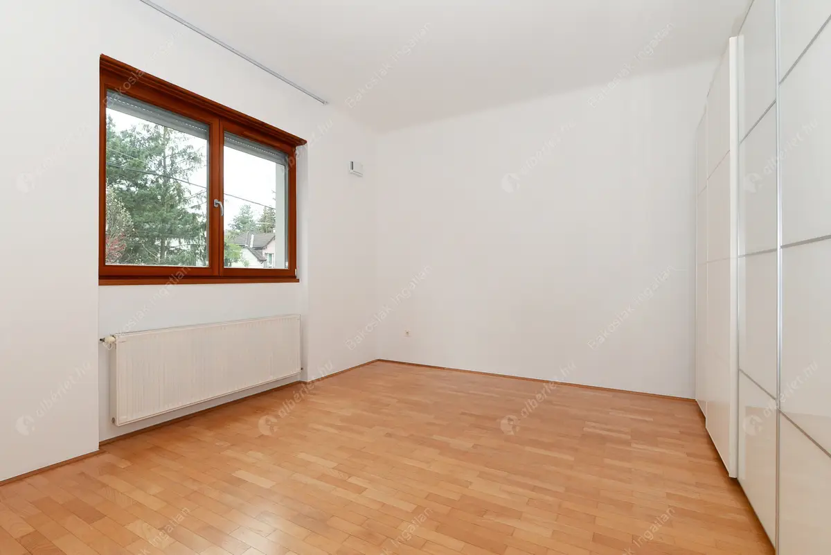 Kiadó albérlet 1154000 Ft/hó áron: Budapest, II. kerület  Szívvirág utca. Mérete: 236 nm, 5 szobás | Alberlet.hu - 5957657