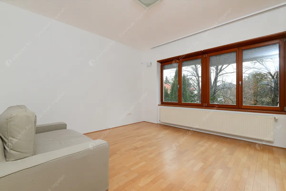 Kiadó albérlet 1154000 Ft/hó áron: Budapest, II. kerület  Szívvirág utca. Mérete: 236 nm, 5 szobás | Alberlet.hu - 5957660