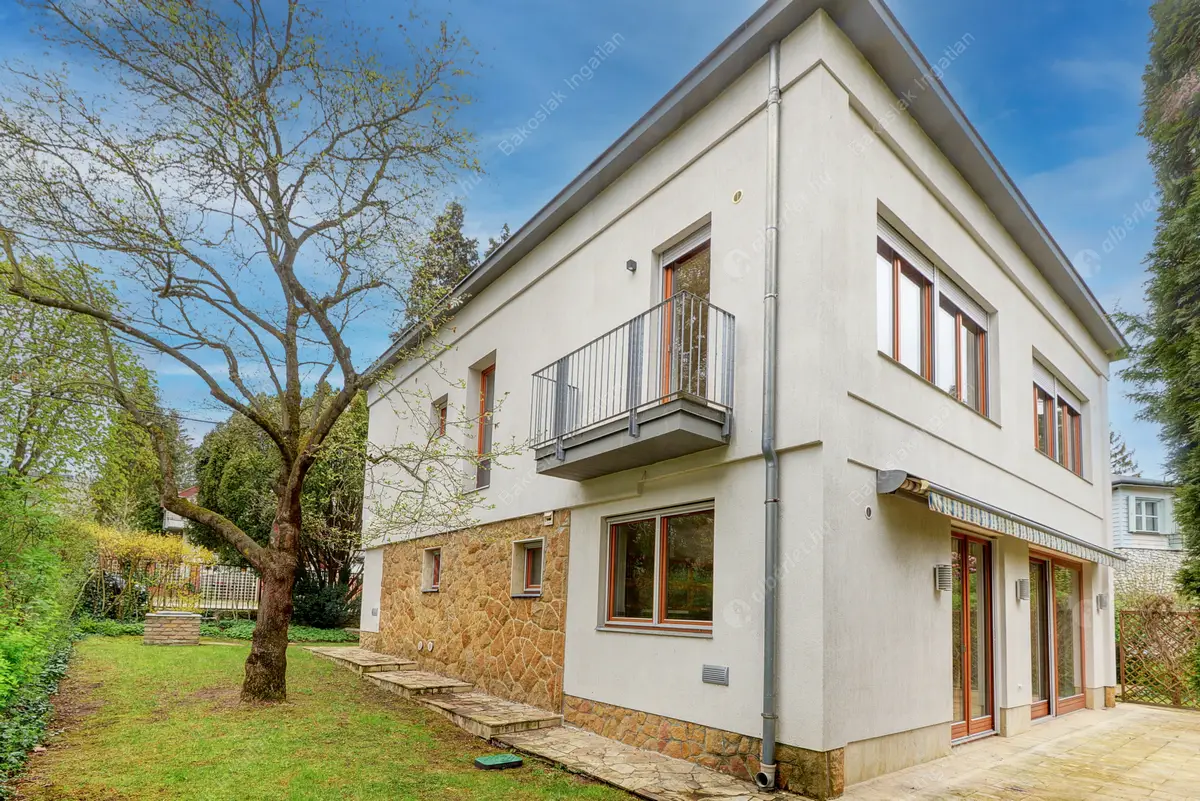 Kiadó albérlet 1154000 Ft/hó áron: Budapest, II. kerület  Szívvirág utca. Mérete: 236 nm, 5 szobás | Alberlet.hu - 5957667