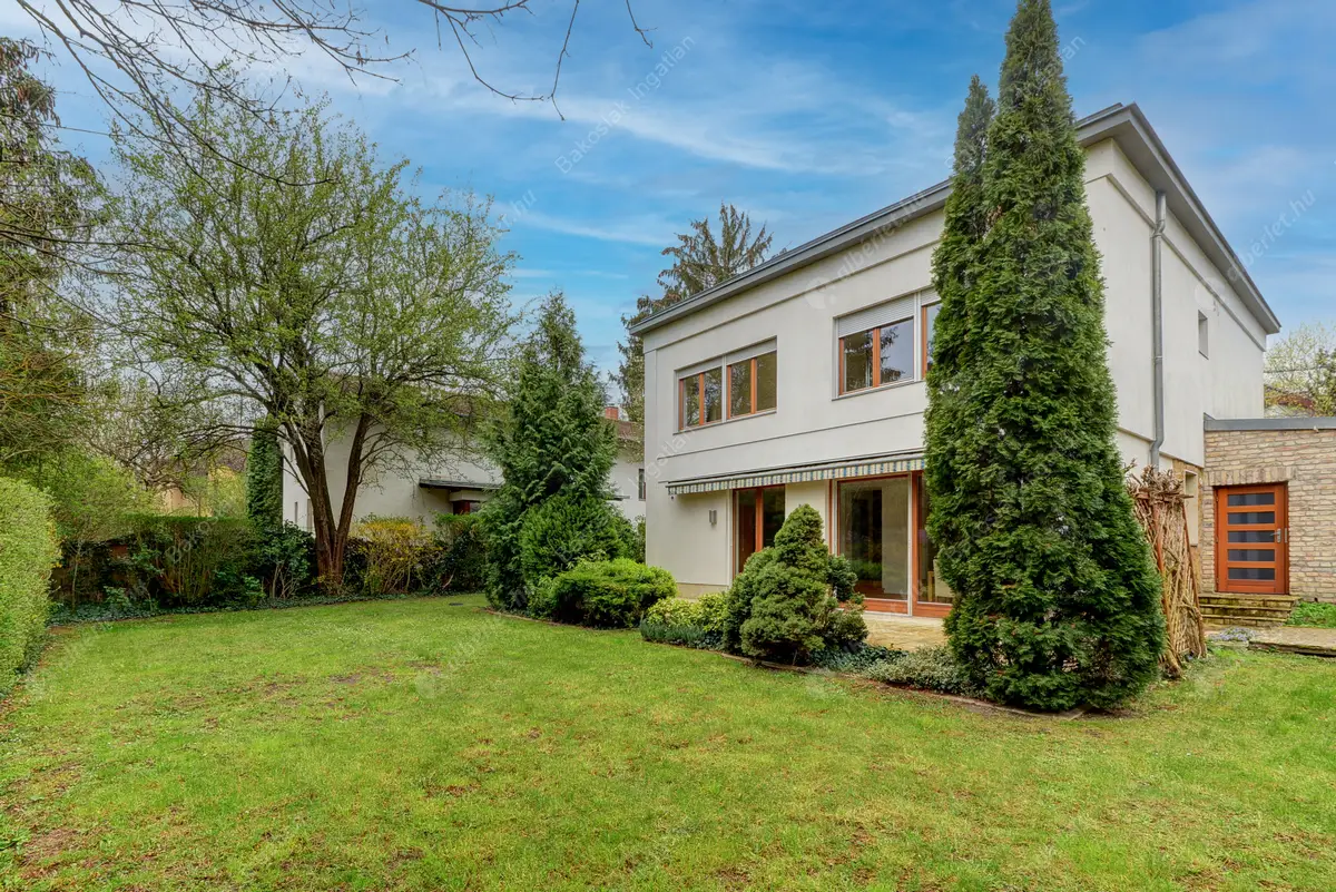 Kiadó albérlet 1154000 Ft/hó áron: Budapest, II. kerület  Szívvirág utca. Mérete: 236 nm, 5 szobás | Alberlet.hu - 5957668