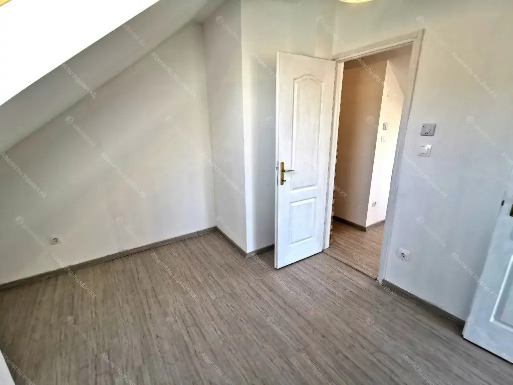 Kiadó albérlet 220000 Ft/hó áron: Budapest, II. kerület  Tárkony utca. Mérete: 35 nm, 2 szobás | Alberlet.hu - 6696219