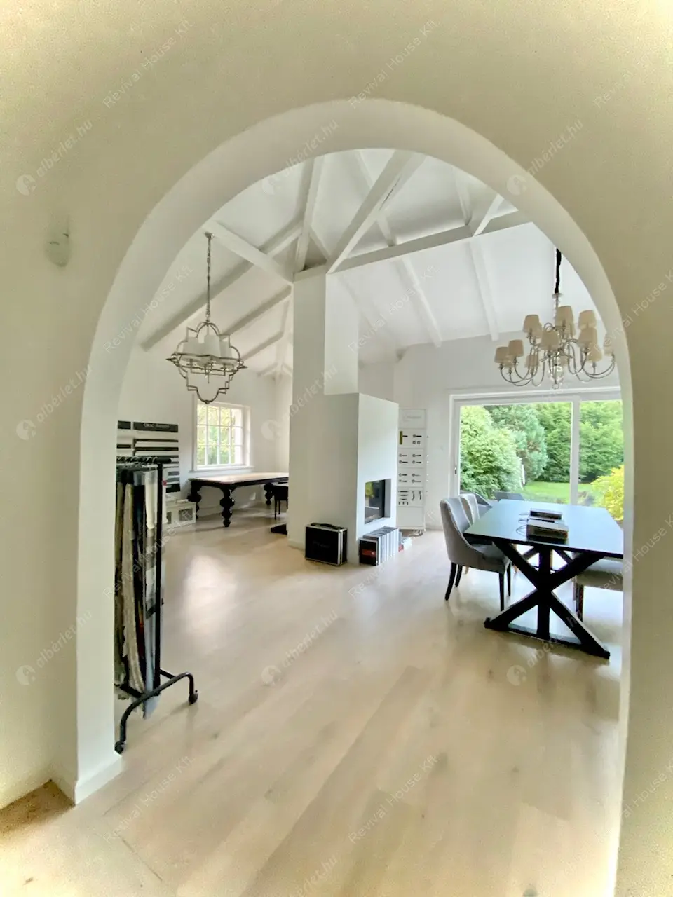 Kiadó albérlet 1232000 Ft/hó áron: Budapest, II. kerület  Tárnok utca. Mérete: 260 nm, 4 szobás | Alberlet.hu - 6169238