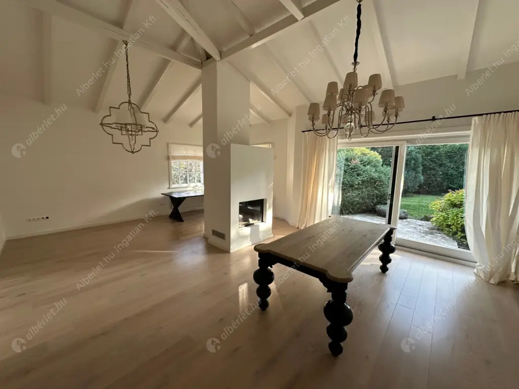 Kiadó albérlet 1145000 Ft/hó áron: Budapest, II. kerület  Tárnok utca. Mérete: 260 nm, 4 szobás | Alberlet.hu - 6578757