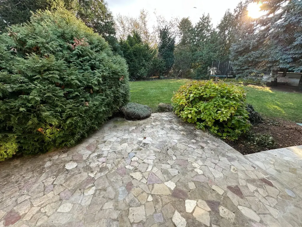 Kiadó albérlet 1145000 Ft/hó áron: Budapest, II. kerület  Tárnok utca. Mérete: 260 nm, 4 szobás | Alberlet.hu - 6578758