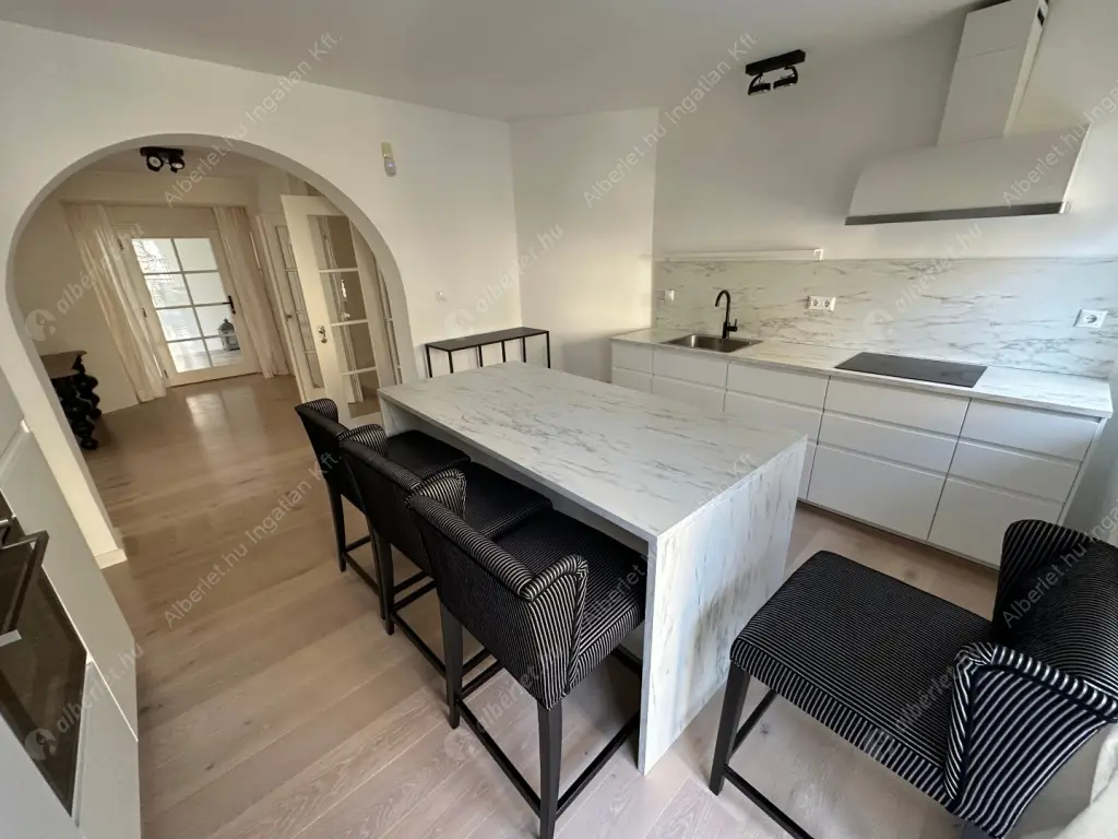 Kiadó albérlet 1145000 Ft/hó áron: Budapest, II. kerület  Tárnok utca. Mérete: 260 nm, 4 szobás | Alberlet.hu - 6578760