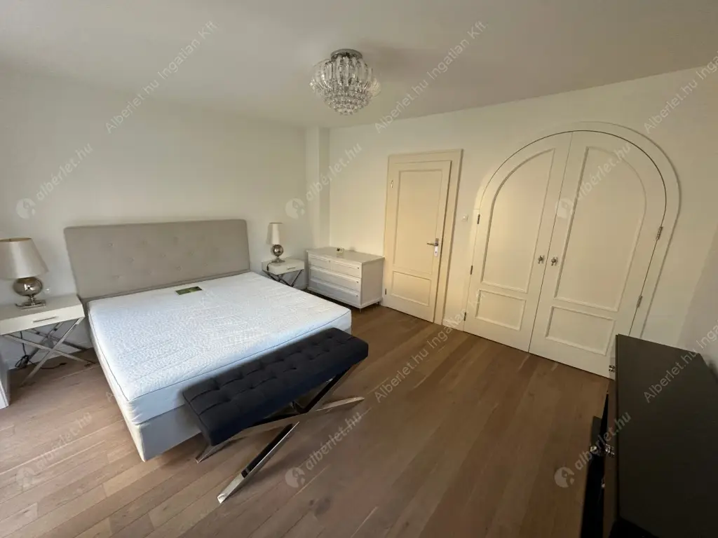 Kiadó albérlet 1145000 Ft/hó áron: Budapest, II. kerület  Tárnok utca. Mérete: 260 nm, 4 szobás | Alberlet.hu - 6578762