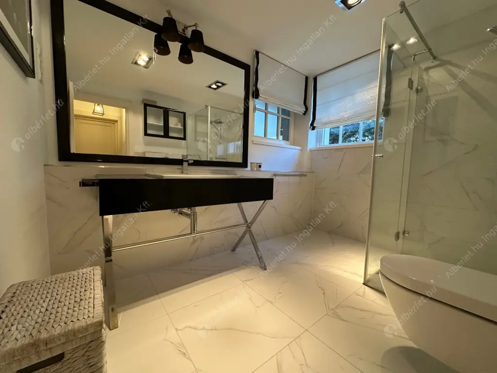 Kiadó albérlet 1145000 Ft/hó áron: Budapest, II. kerület  Tárnok utca. Mérete: 260 nm, 4 szobás | Alberlet.hu - 6578765