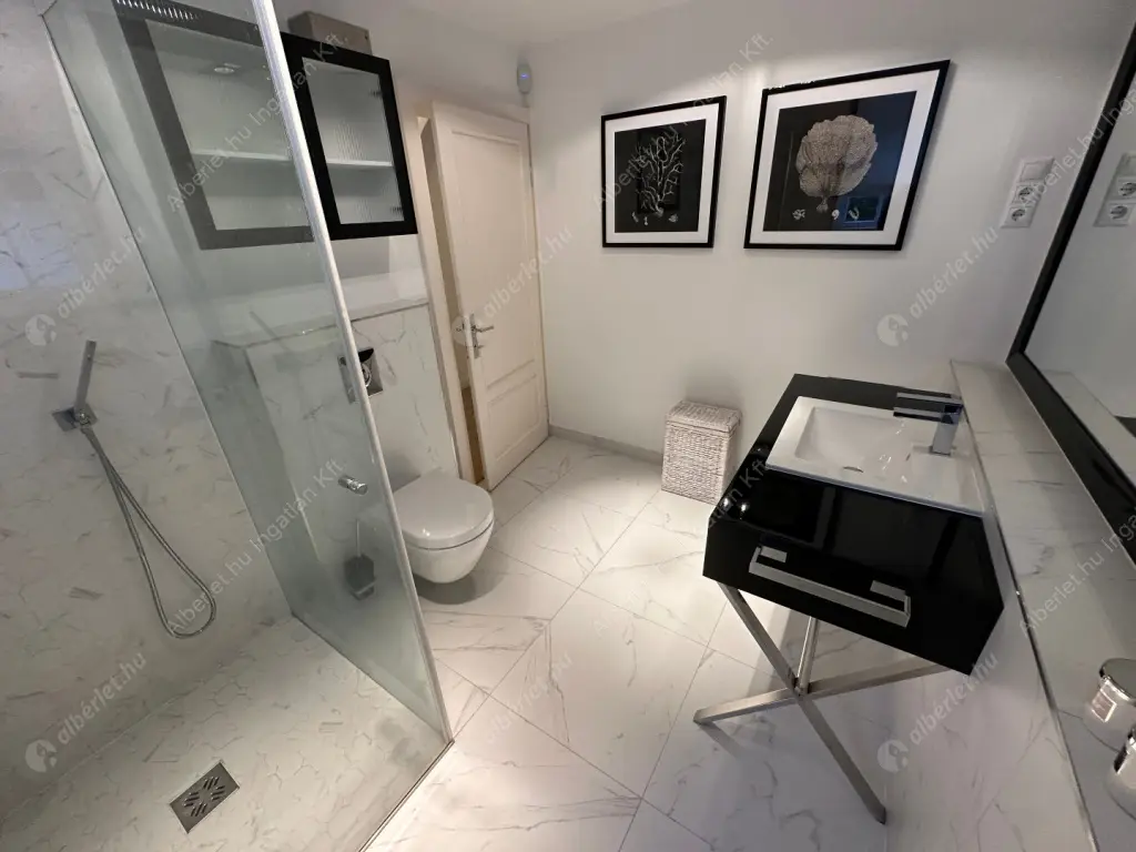 Kiadó albérlet 1145000 Ft/hó áron: Budapest, II. kerület  Tárnok utca. Mérete: 260 nm, 4 szobás | Alberlet.hu - 6578766