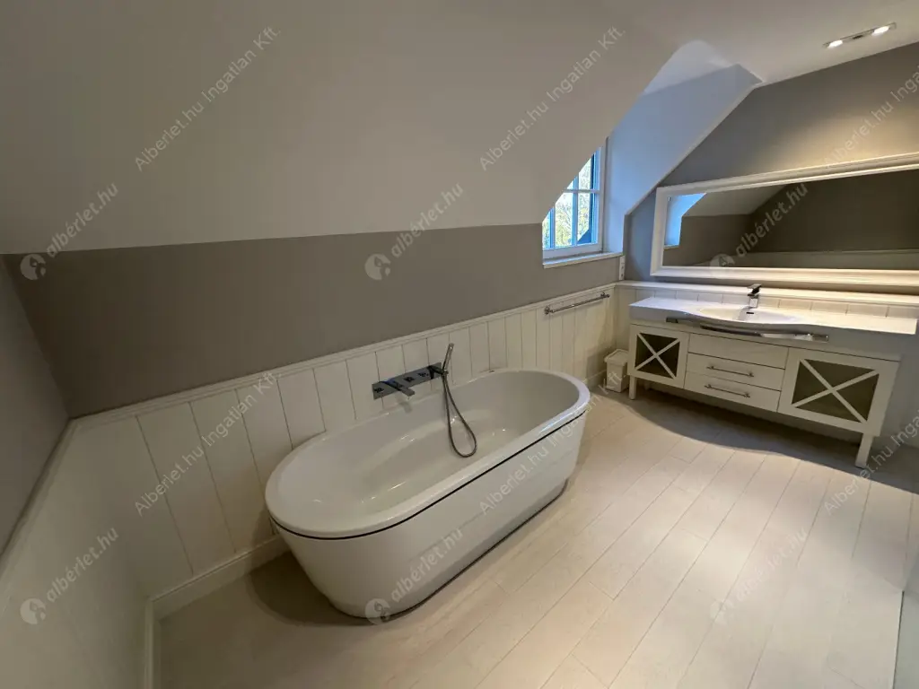 Kiadó albérlet 1145000 Ft/hó áron: Budapest, II. kerület  Tárnok utca. Mérete: 260 nm, 4 szobás | Alberlet.hu - 6578769