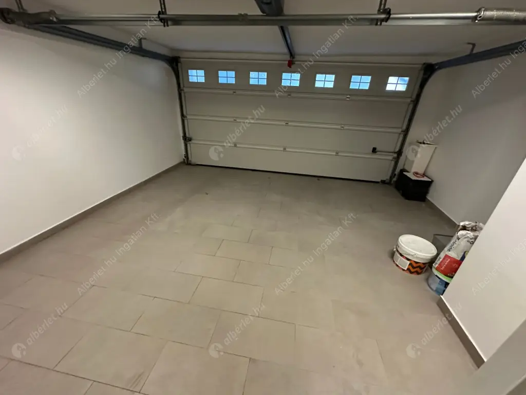 Kiadó albérlet 1145000 Ft/hó áron: Budapest, II. kerület  Tárnok utca. Mérete: 260 nm, 4 szobás | Alberlet.hu - 6578779