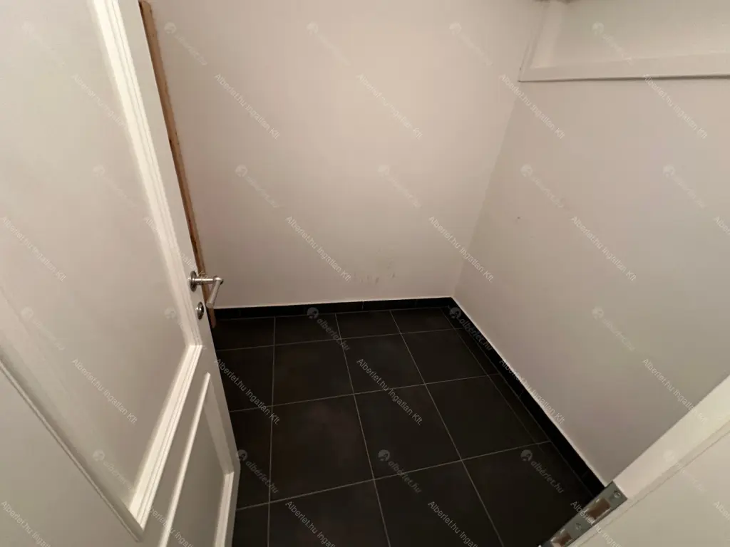 Kiadó albérlet 1130000 Ft/hó áron: Budapest, II. kerület  Tárnok utca. Mérete: 260 nm, 4 szobás | Alberlet.hu - 6681987