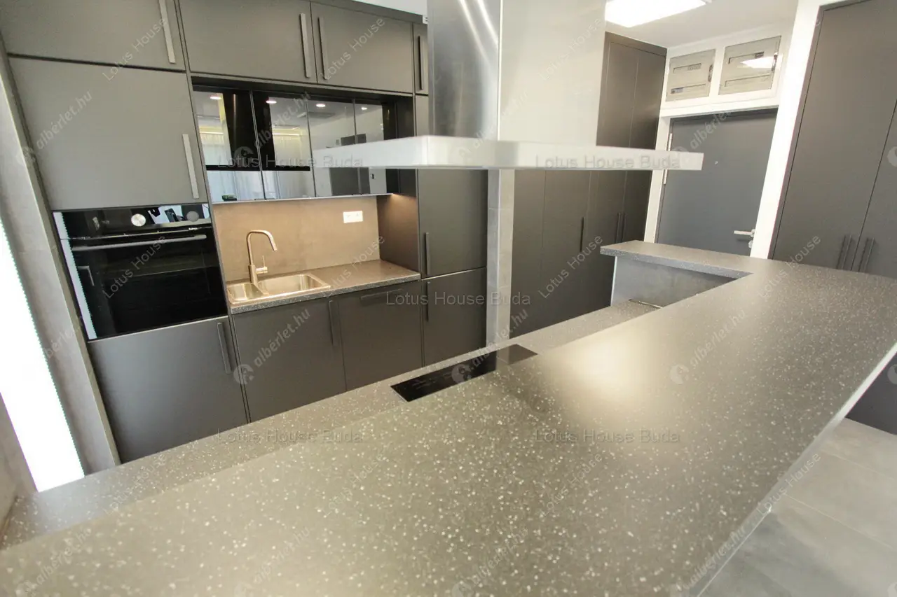 Kiadó albérlet 704000 Ft/hó áron: Budapest, II. kerület  Tárogató út. Mérete: 80 nm, 3 szobás | Alberlet.hu - 6467570