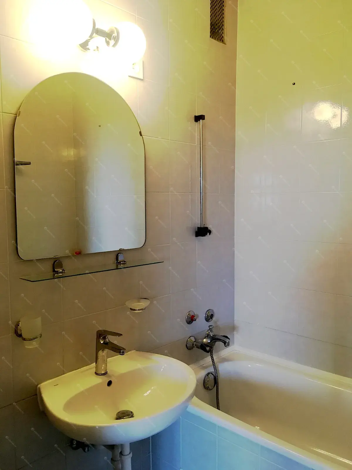 Kiadó albérlet 260000 Ft/hó áron: Budapest, II. kerület  Törökvész út. Mérete: 60 nm, 2 szobás | Alberlet.hu - 6639777