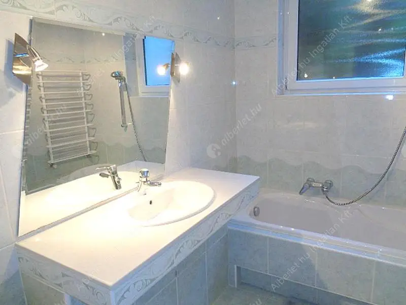 Kiadó albérlet 400000 Ft/hó áron: Budapest, II. kerület  Törökvész út. Mérete: 70 nm, 2 szobás | Alberlet.hu - 6558366