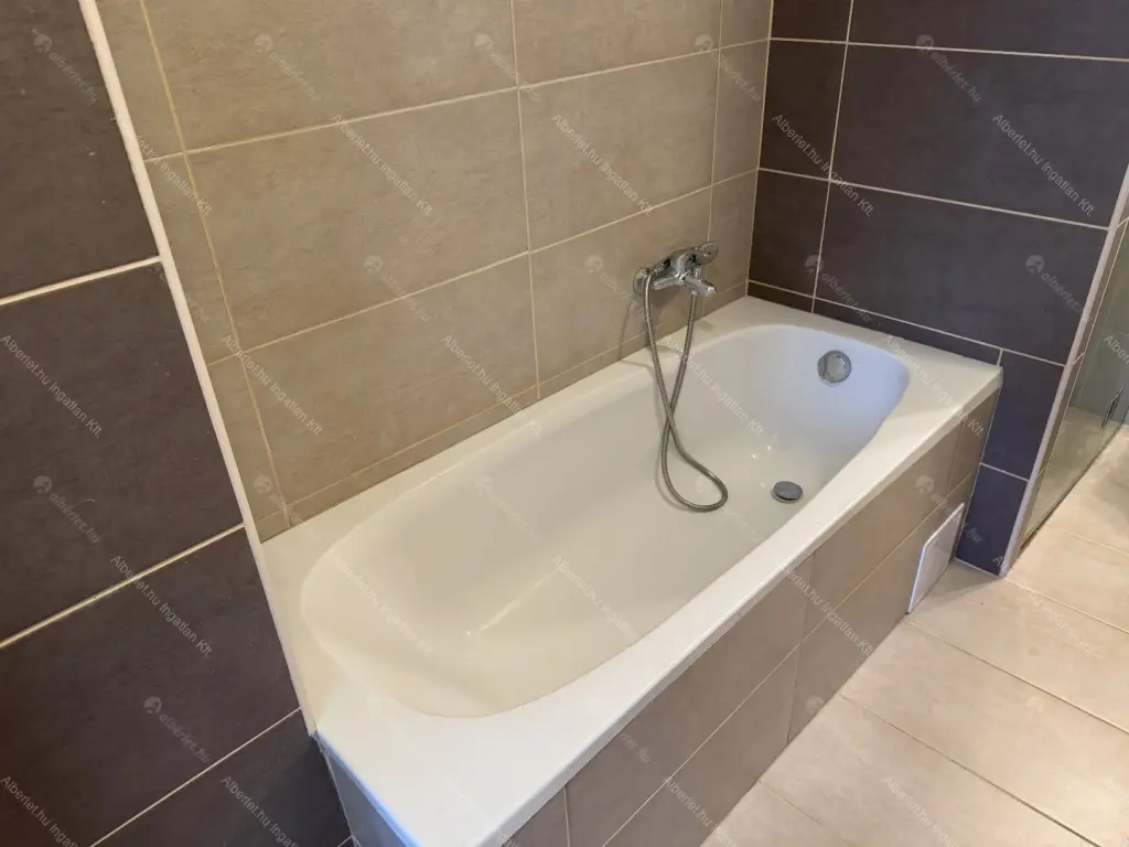 Kiadó albérlet 390000 Ft/hó áron: Budapest, II. kerület  Törökvész út. Mérete: 78 nm, 3 szobás | Alberlet.hu - 6677760