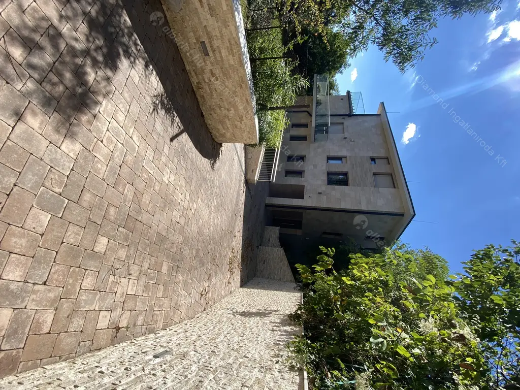 Kiadó albérlet 970000 Ft/hó áron: Budapest, II. kerület  Tövis utca. Mérete: 94 nm, 3 szobás | Alberlet.hu - 5497840