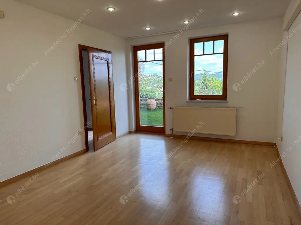 Kiadó albérlet 1145000 Ft/hó áron: Budapest, II. kerület  Turul köz. Mérete: 360 nm, 6 szobás | Alberlet.hu - 6551219