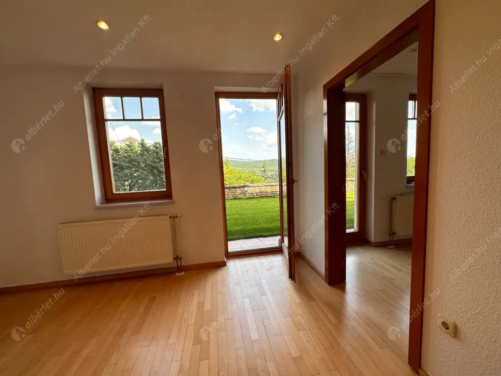 Kiadó albérlet 1145000 Ft/hó áron: Budapest, II. kerület  Turul köz. Mérete: 360 nm, 6 szobás | Alberlet.hu - 6551220