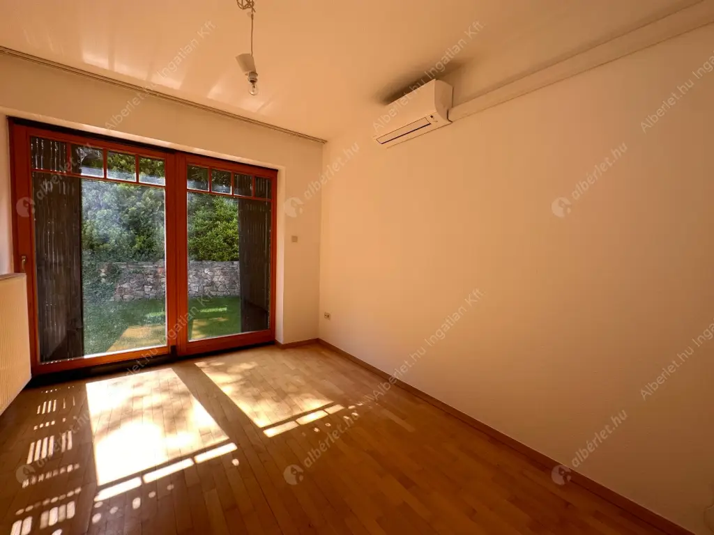 Kiadó albérlet 1145000 Ft/hó áron: Budapest, II. kerület  Turul köz. Mérete: 360 nm, 6 szobás | Alberlet.hu - 6551232