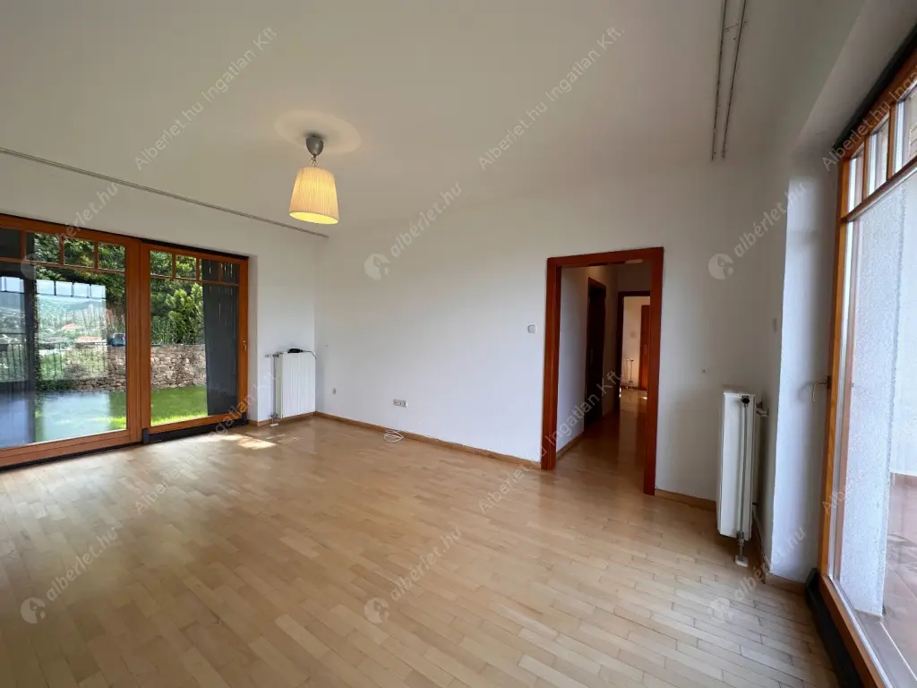 Kiadó albérlet 1145000 Ft/hó áron: Budapest, II. kerület  Turul köz. Mérete: 360 nm, 6 szobás | Alberlet.hu - 6551239