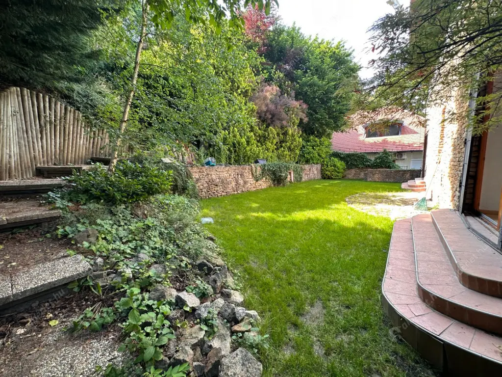 Kiadó albérlet 1145000 Ft/hó áron: Budapest, II. kerület  Turul köz. Mérete: 360 nm, 6 szobás | Alberlet.hu - 6551240