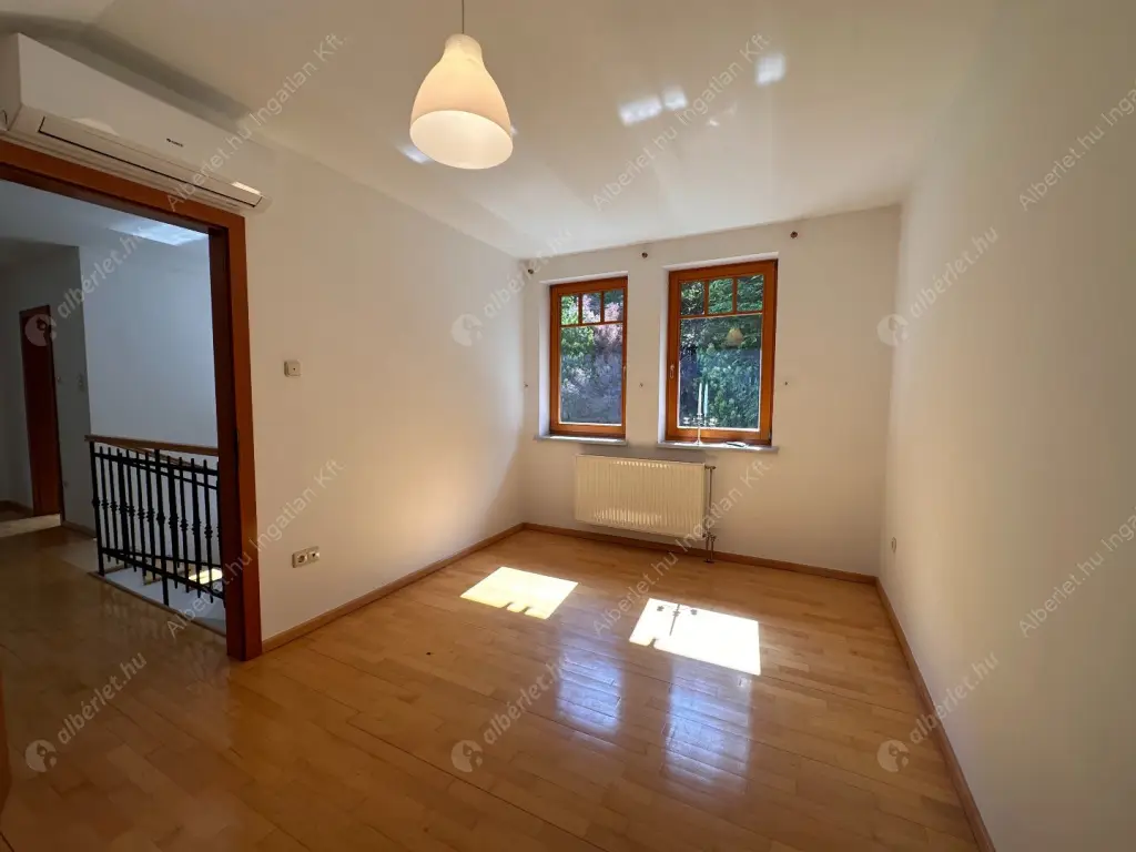 Kiadó albérlet 1145000 Ft/hó áron: Budapest, II. kerület  Turul köz. Mérete: 360 nm, 6 szobás | Alberlet.hu - 6551243