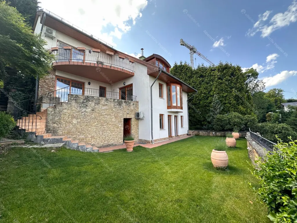 Kiadó albérlet 1130000 Ft/hó áron: Budapest, II. kerület  Turul köz. Mérete: 360 nm, 6 szobás | Alberlet.hu - 6681907