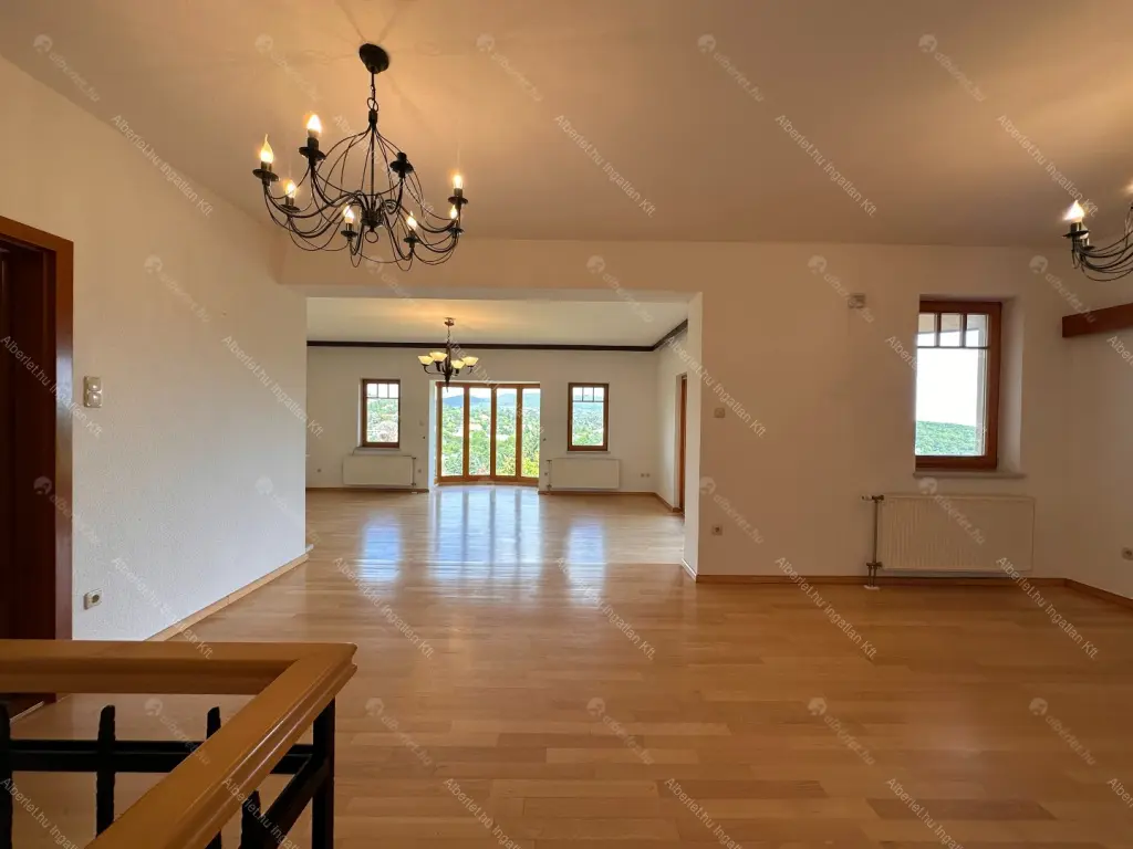 Kiadó albérlet 1130000 Ft/hó áron: Budapest, II. kerület  Turul köz. Mérete: 360 nm, 6 szobás | Alberlet.hu - 6681915