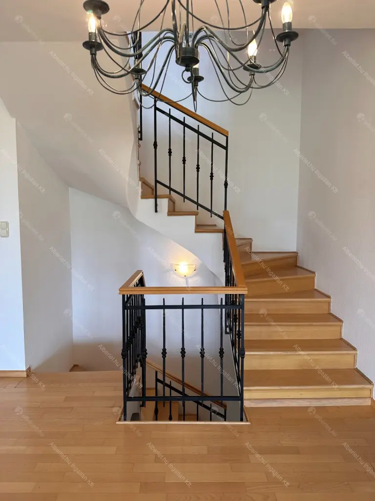 Kiadó albérlet 1130000 Ft/hó áron: Budapest, II. kerület  Turul köz. Mérete: 360 nm, 6 szobás | Alberlet.hu - 6681920