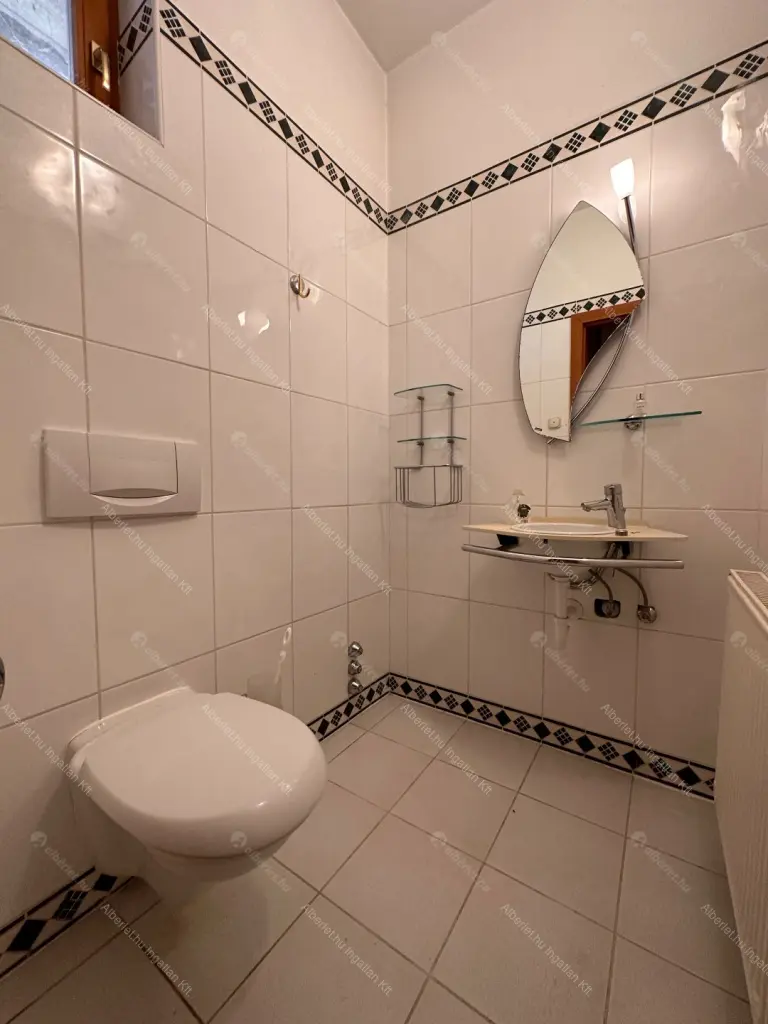 Kiadó albérlet 1130000 Ft/hó áron: Budapest, II. kerület  Turul köz. Mérete: 360 nm, 6 szobás | Alberlet.hu - 6681925