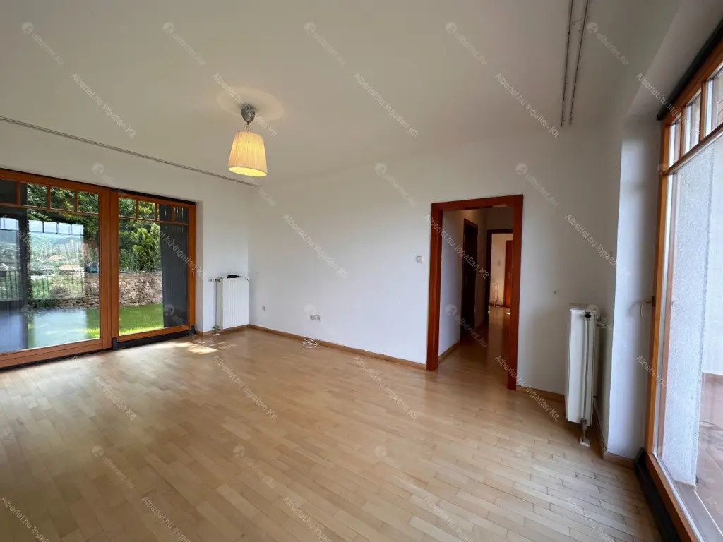 Kiadó albérlet 1130000 Ft/hó áron: Budapest, II. kerület  Turul köz. Mérete: 360 nm, 6 szobás | Alberlet.hu - 6681928