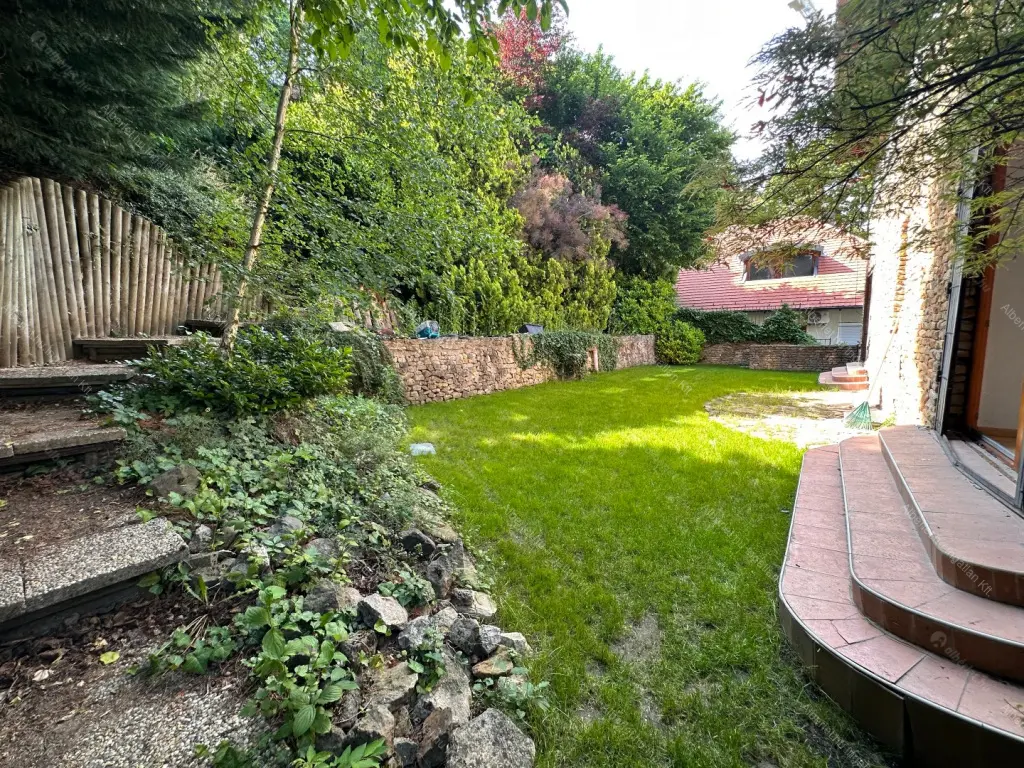 Kiadó albérlet 1130000 Ft/hó áron: Budapest, II. kerület  Turul köz. Mérete: 360 nm, 6 szobás | Alberlet.hu - 6681929