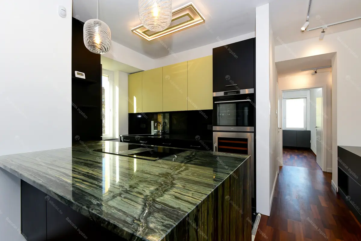 Kiadó albérlet 1071000 Ft/hó áron: Budapest, II. kerület  Vérhalom utca. Mérete: 127 nm, 4 szobás | Alberlet.hu - 6691377