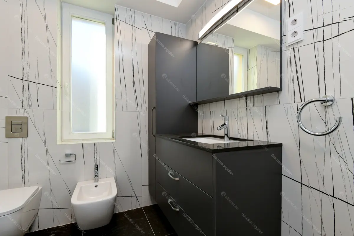 Kiadó albérlet 1071000 Ft/hó áron: Budapest, II. kerület  Vérhalom utca. Mérete: 127 nm, 4 szobás | Alberlet.hu - 6691397