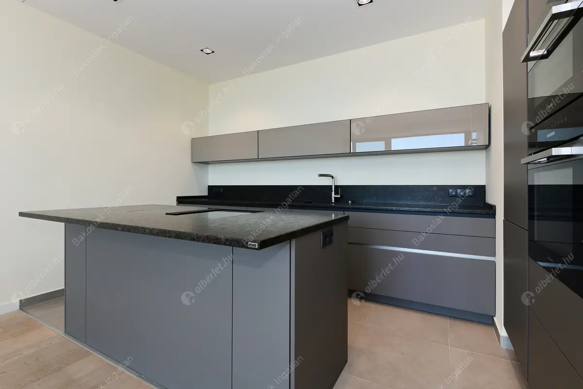 Kiadó albérlet 2292000 Ft/hó áron: Budapest, II. kerület  Vérhalom utca. Mérete: 150 nm, 3 szobás | Alberlet.hu - 6463249