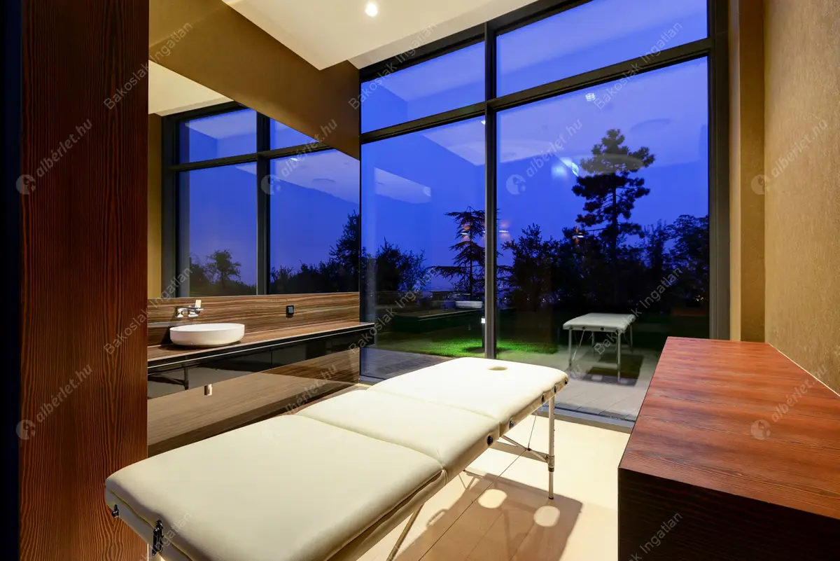 Kiadó albérlet 2292000 Ft/hó áron: Budapest, II. kerület  Vérhalom utca. Mérete: 150 nm, 3 szobás | Alberlet.hu - 6463267