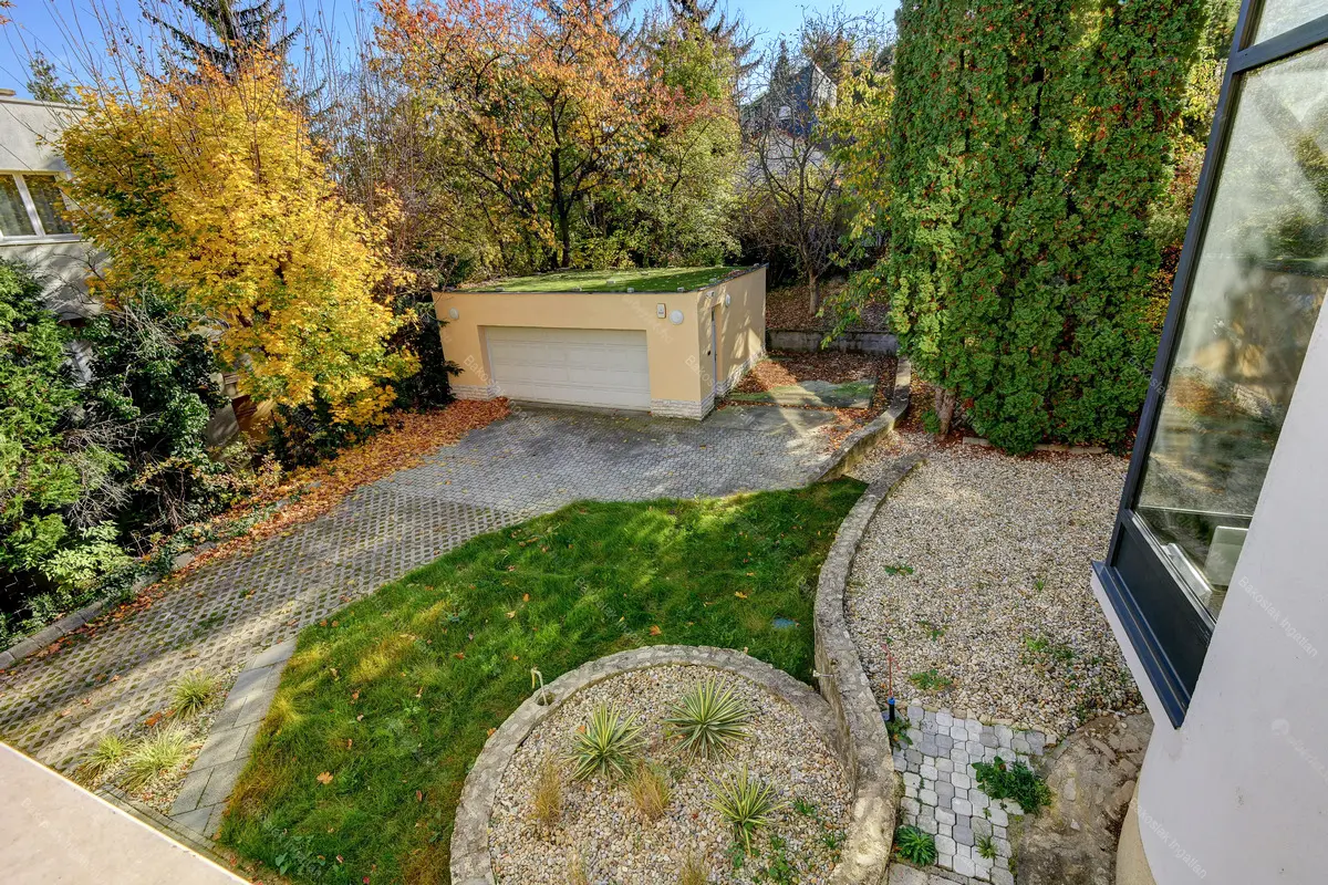 Kiadó albérlet 1148000 Ft/hó áron: Budapest, II. kerület  Vérhalom utca. Mérete: 190 nm, 4 szobás | Alberlet.hu - 6691464