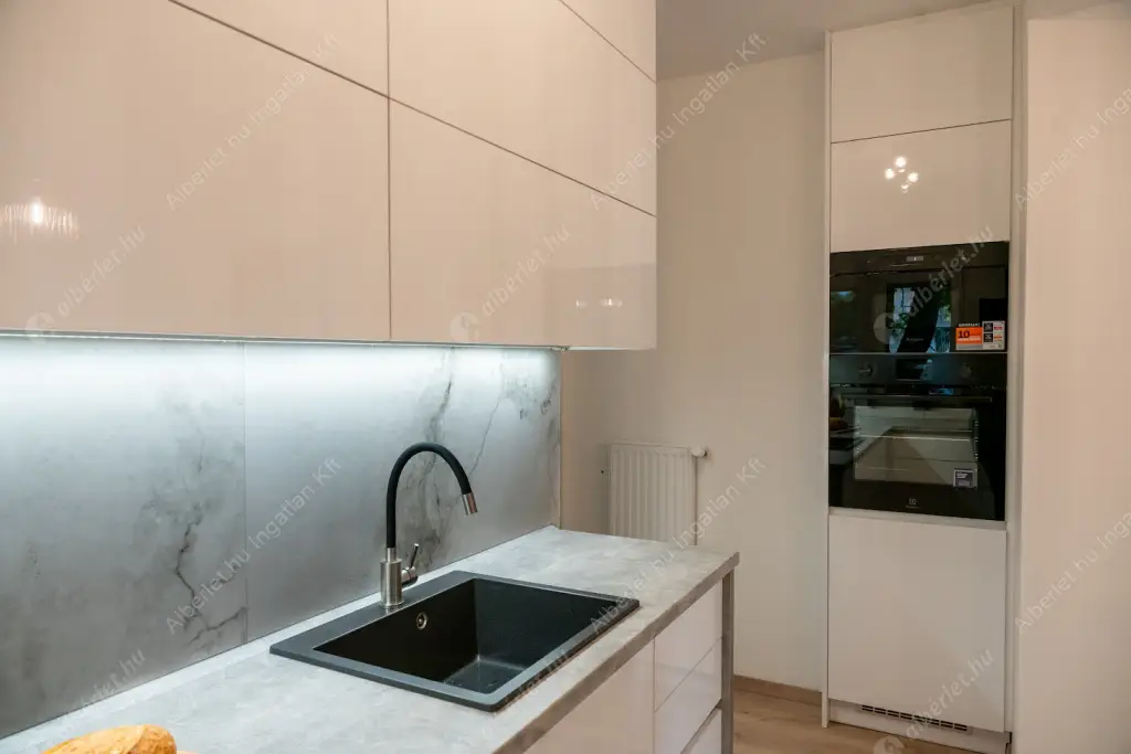 Kiadó albérlet 390000 Ft/hó áron: Budapest, II. kerület  Vérhalom utca. Mérete: 60 nm, 2 szobás | Alberlet.hu - 6576778