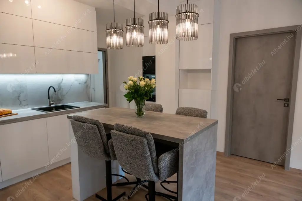 Kiadó albérlet 390000 Ft/hó áron: Budapest, II. kerület  Vérhalom utca. Mérete: 60 nm, 2 szobás | Alberlet.hu - 6576781