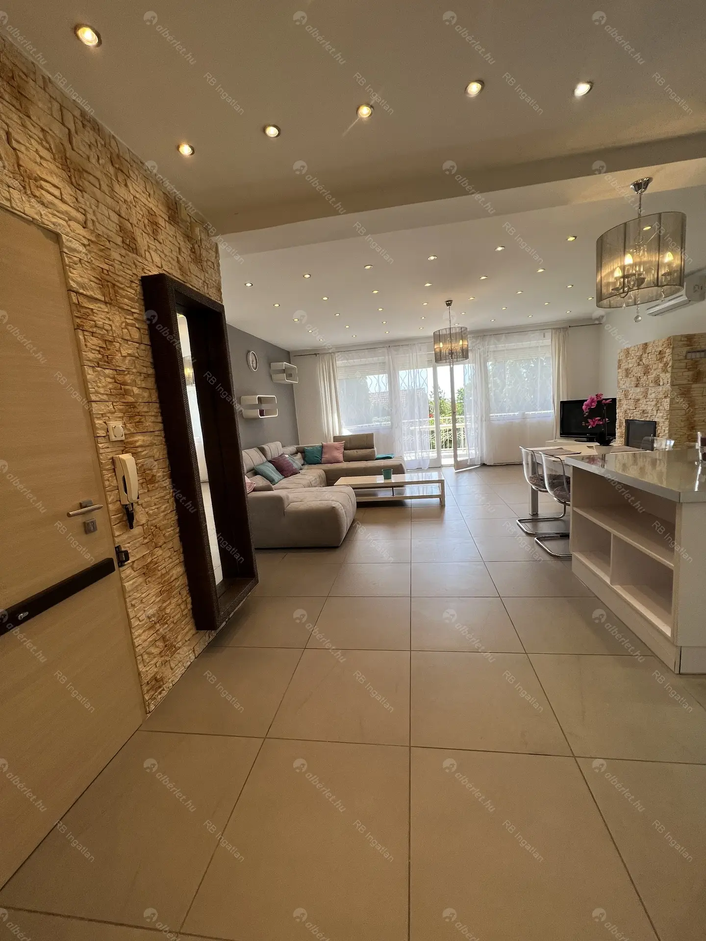 Kiadó albérlet 854000 Ft/hó áron: Budapest, II. kerület  Vihorlát utca. Mérete: 95 nm, 3 szobás | Alberlet.hu - 6317439