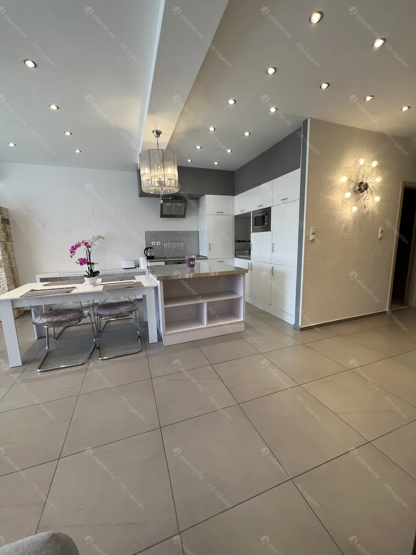 Kiadó albérlet 854000 Ft/hó áron: Budapest, II. kerület  Vihorlát utca. Mérete: 95 nm, 3 szobás | Alberlet.hu - 6317456